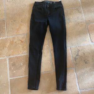 Cute black jeans in the brand mazy MID RISE